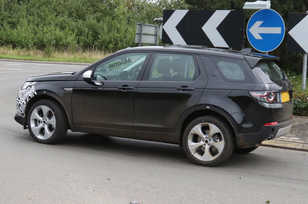 2018 Land Rover Discovery Sport facelift to get hybrid option