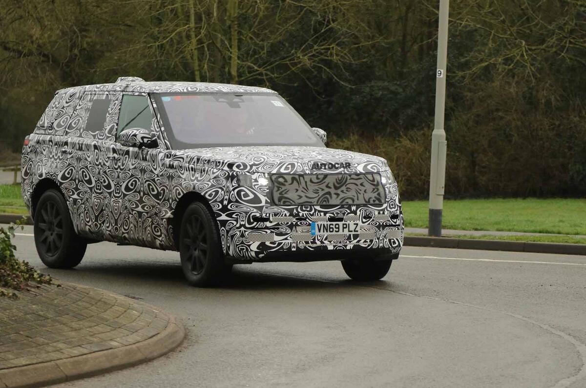 2022 Range Rover Sport prototype 2022 Range Rover Sport prototype side front