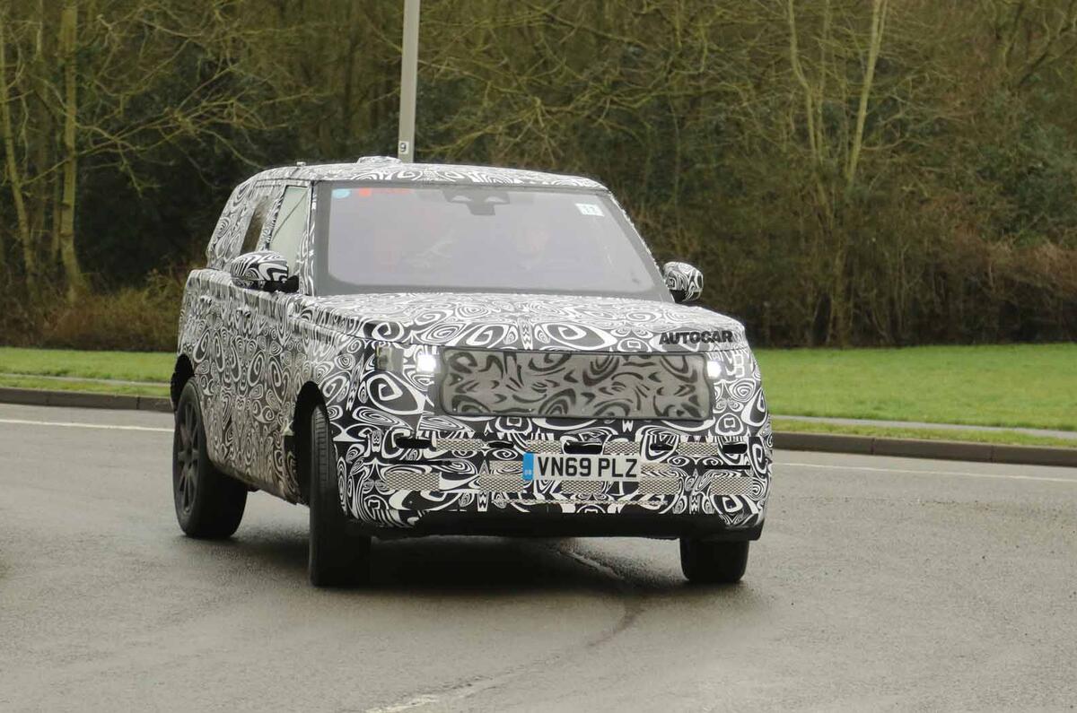 2022 Range Rover Sport prototype 2022 Range Rover Sport prototype front 3/4