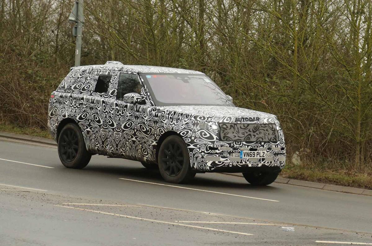 2022 Range Rover Sport prototype 2022 Range Rover Sport prototype side
