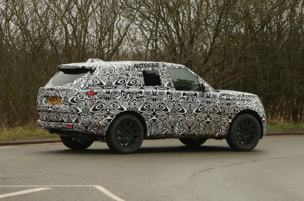 2022 Range Rover Sport prototype 2022 Range Rover Sport prototype rear side