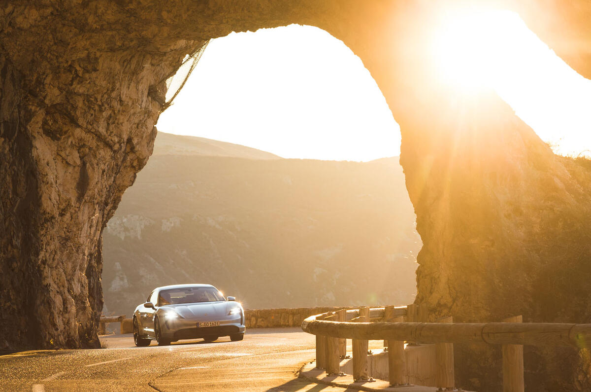Game Changer 2020 Porsche Taycan - arch