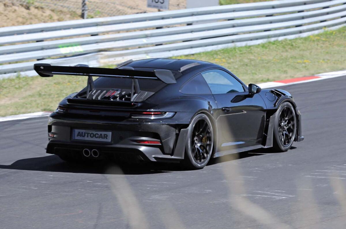 Porsche 911 GT3 RS 2022 rear tracking