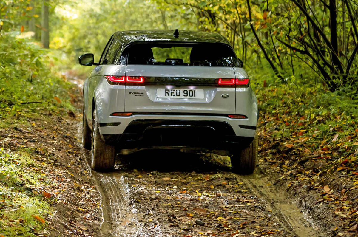 Range Rover Evoque 2019 official reveal - offroad rear