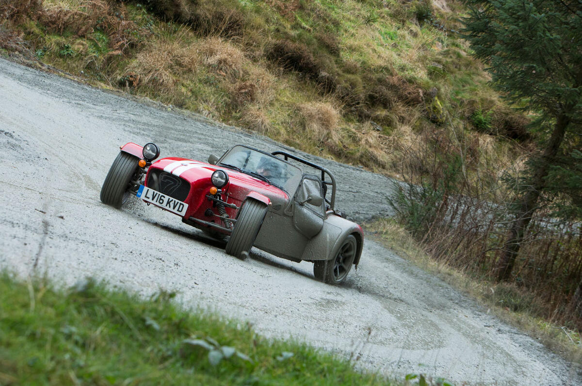 Morgan 3 Wheeler, Caterham Seven 310R, Ariel Nomad: winter drive 