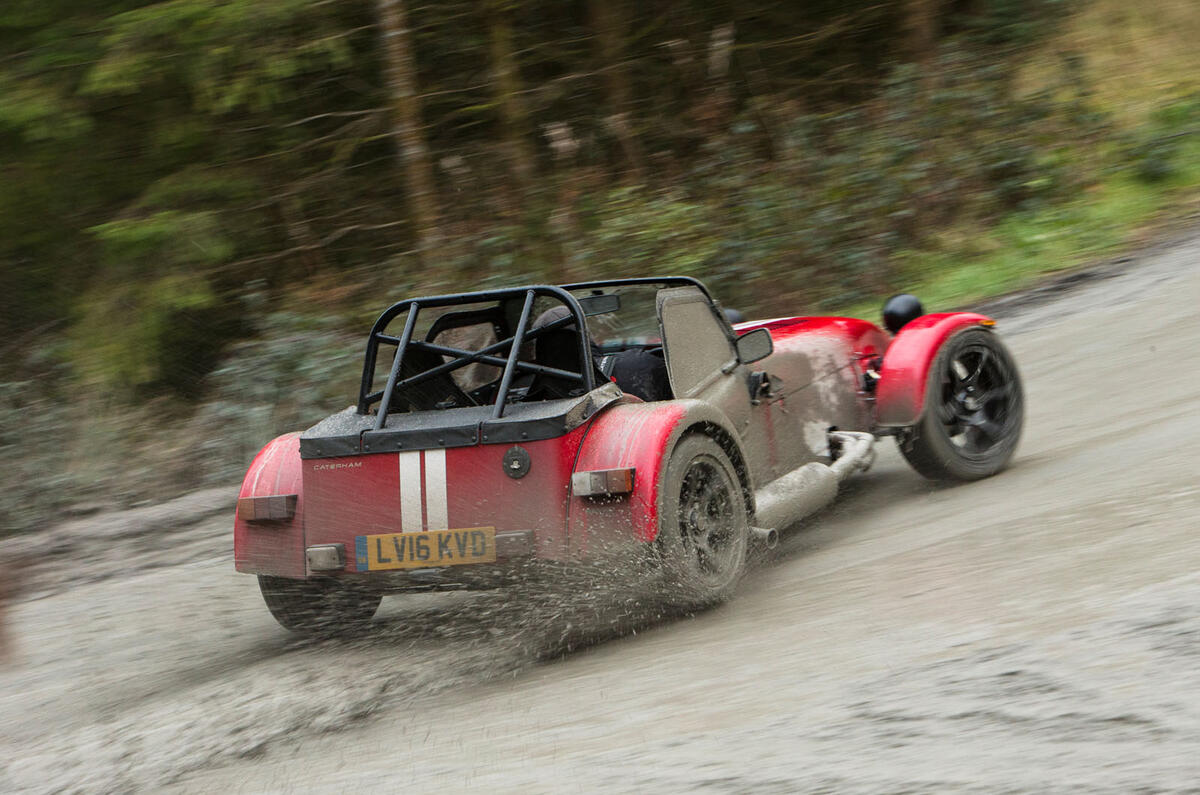 Morgan 3 Wheeler, Caterham Seven 310R, Ariel Nomad: winter drive 