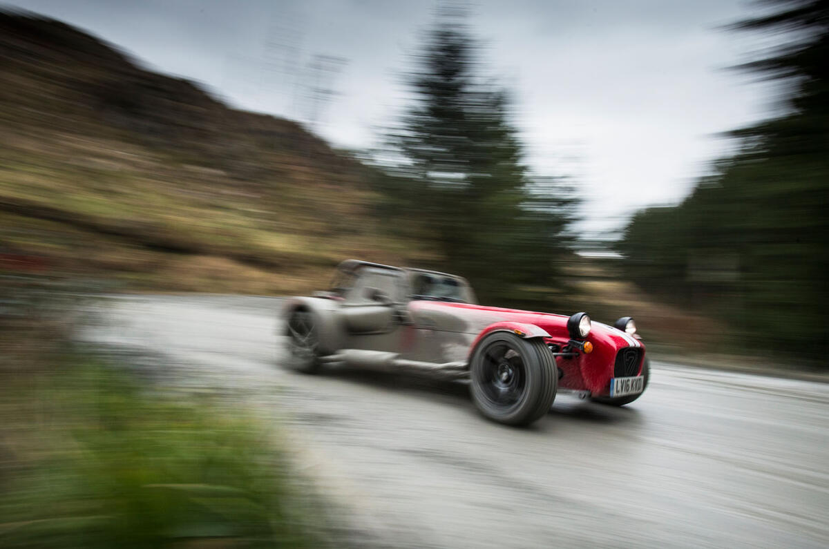 Morgan 3 Wheeler, Caterham Seven 310R, Ariel Nomad: winter drive 