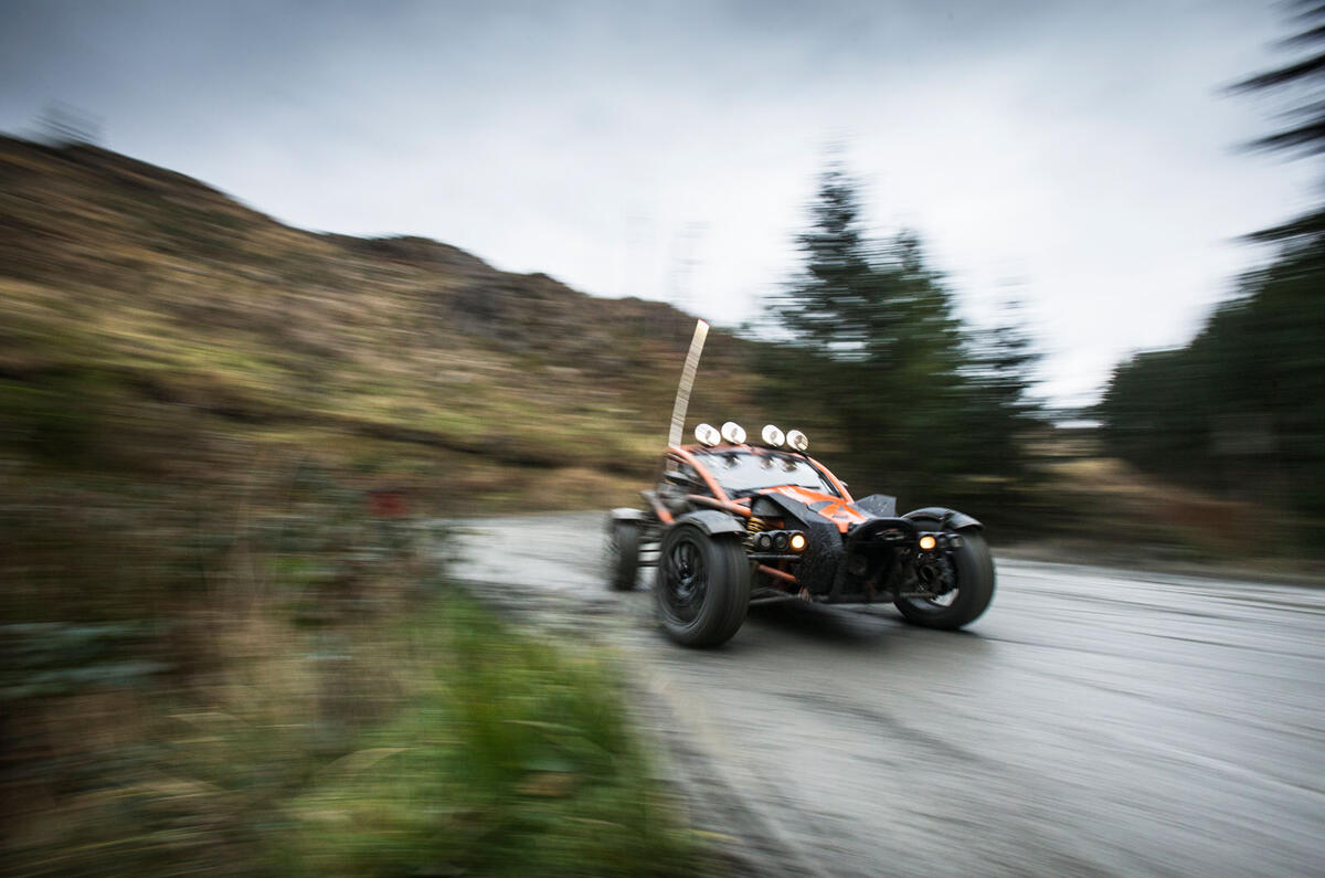 Morgan 3 Wheeler, Caterham Seven 310R, Ariel Nomad: winter drive 