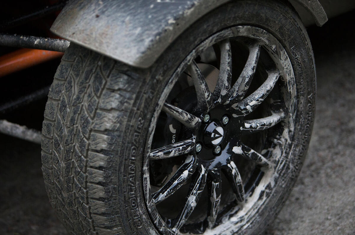 Morgan 3 Wheeler, Caterham Seven 310R, Ariel Nomad: winter drive 