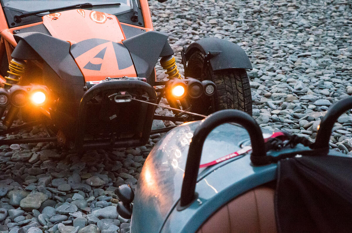 Morgan 3 Wheeler, Caterham Seven 310R, Ariel Nomad: winter drive 