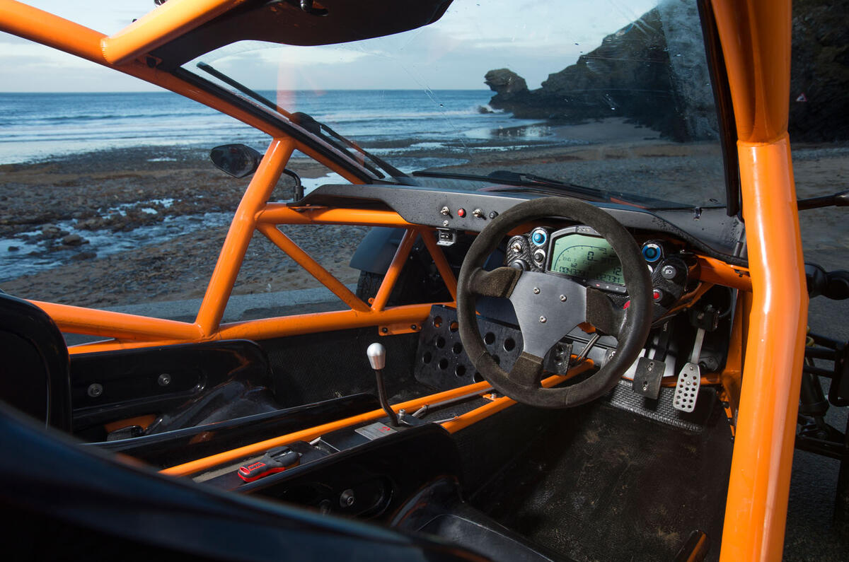 Morgan 3 Wheeler, Caterham Seven 310R, Ariel Nomad: winter drive 