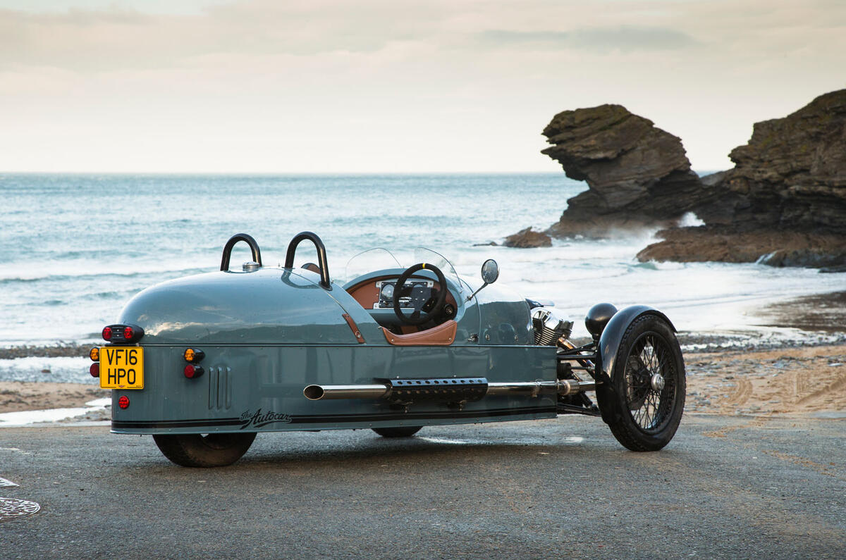 Morgan 3 Wheeler, Caterham Seven 310R, Ariel Nomad: winter drive 
