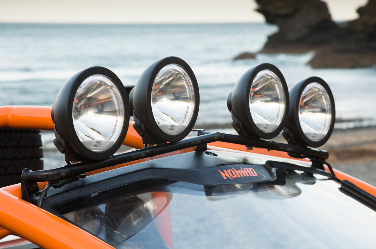 Morgan 3 Wheeler, Caterham Seven 310R, Ariel Nomad: winter drive 