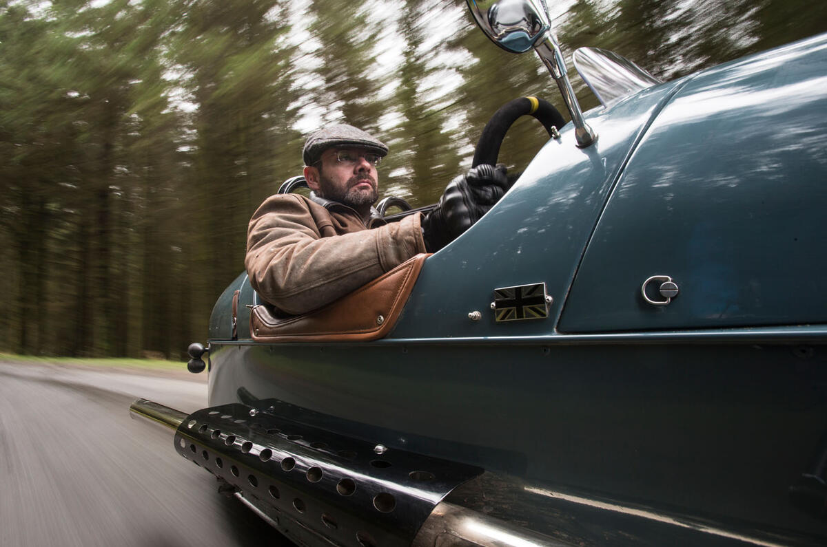 Morgan 3 Wheeler, Caterham Seven 310R, Ariel Nomad: winter drive 