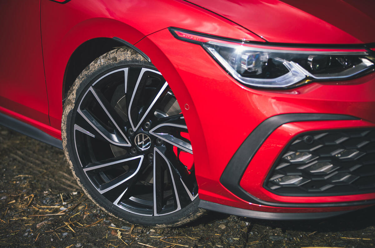 Volkswagen Golf GTI - wheel