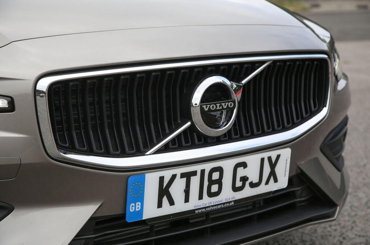 3 volvo v60 2018 rt front end 3 volvo v60 2018 rt front end