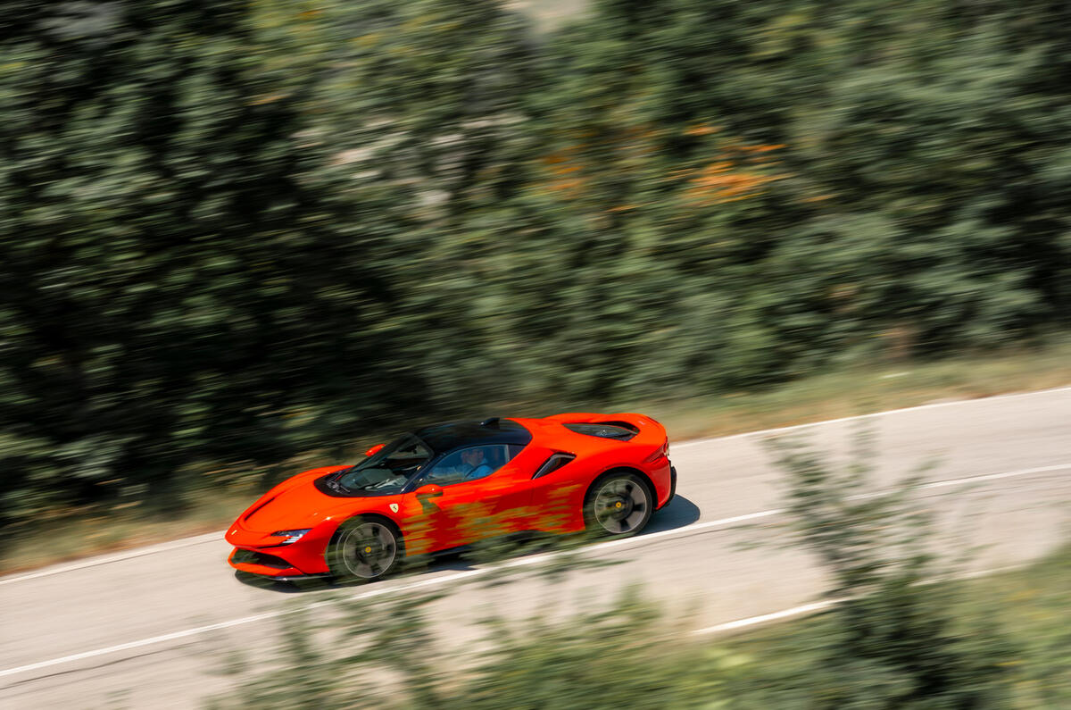 Ferrari SF90 Stradale - overhead Ferrari SF90 Stradale - overhead