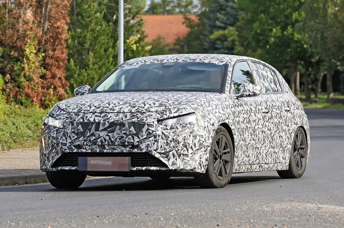 2022 Peugeot 308 prototype - front 2022 Peugeot 308 prototype - front