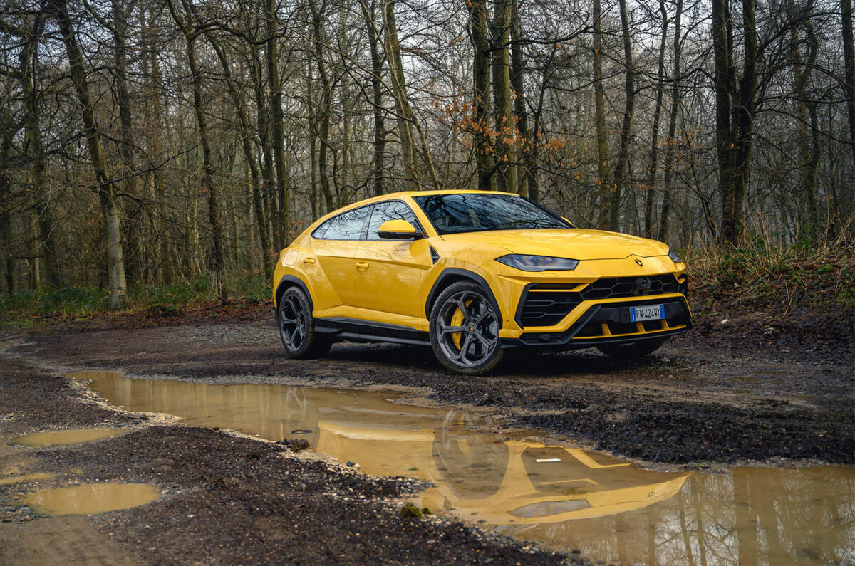 30 Lamborghini Urus Hello lt 3944