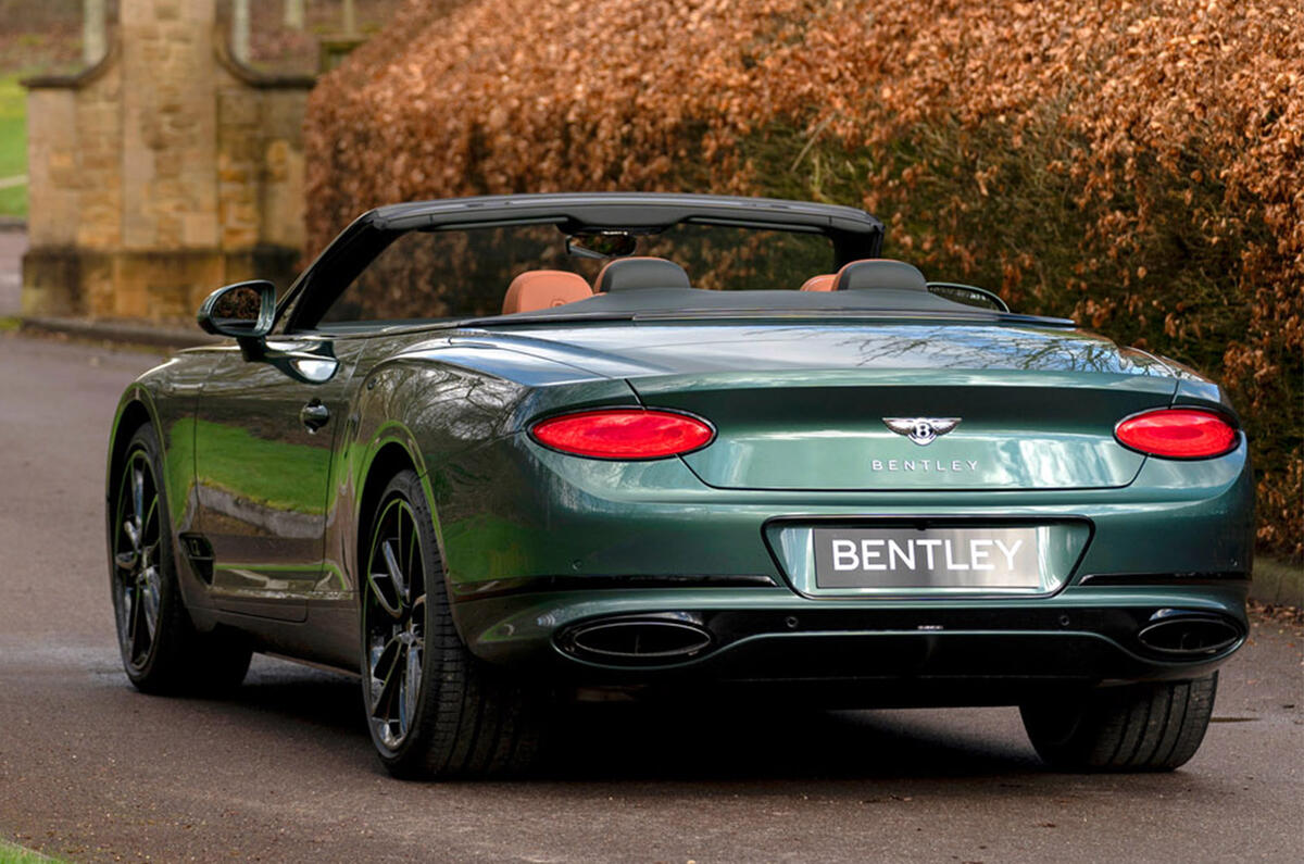 Bentley Mulliner Continental GT Convertible Equestrian Edition 2020 - tracking rear Bentley Mulliner Continental GT Convertible Equestrian Edition 2020 - tracking rear