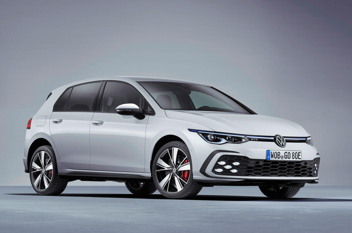Volkswagen Golf GTE 2020 - stationary front Volkswagen Golf GTE 2020 - stationary front