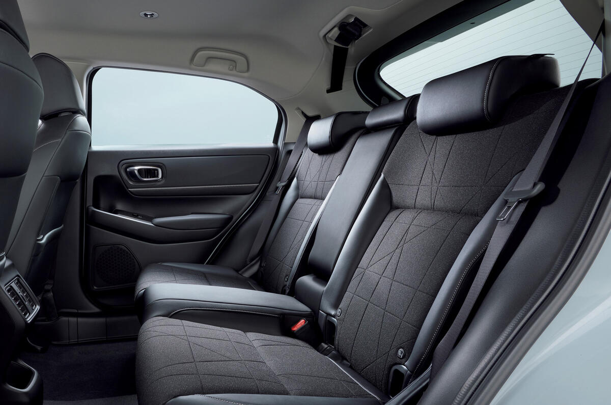 329174 Honda HR V e HEV 2021