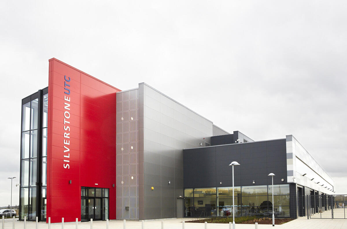32 TSL SILVERSTONE UTC 001 32 TSL SILVERSTONE UTC 001