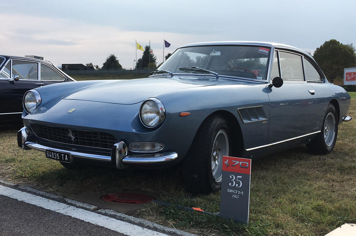 FERRARI 330 GT2+2