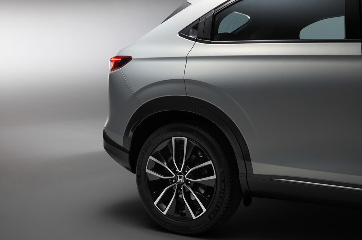331846 Honda HR V e HEV 2021