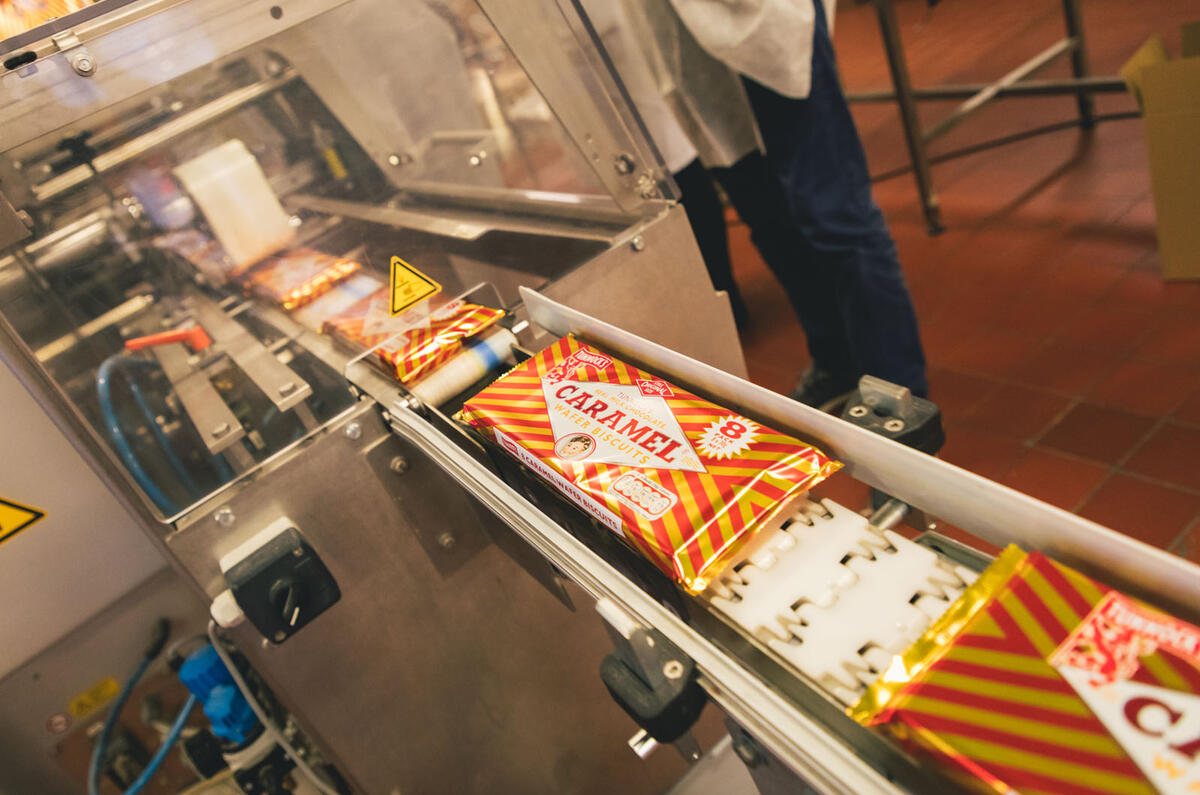 Beamer and basket Beamer and basket