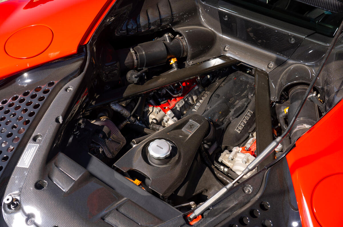 Ferrari SF90 Stradale - engine Ferrari SF90 Stradale - engine