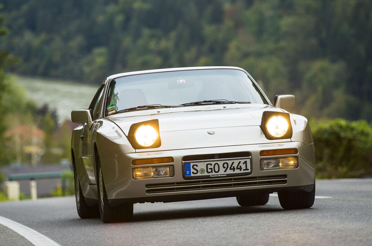 Porsche 944
