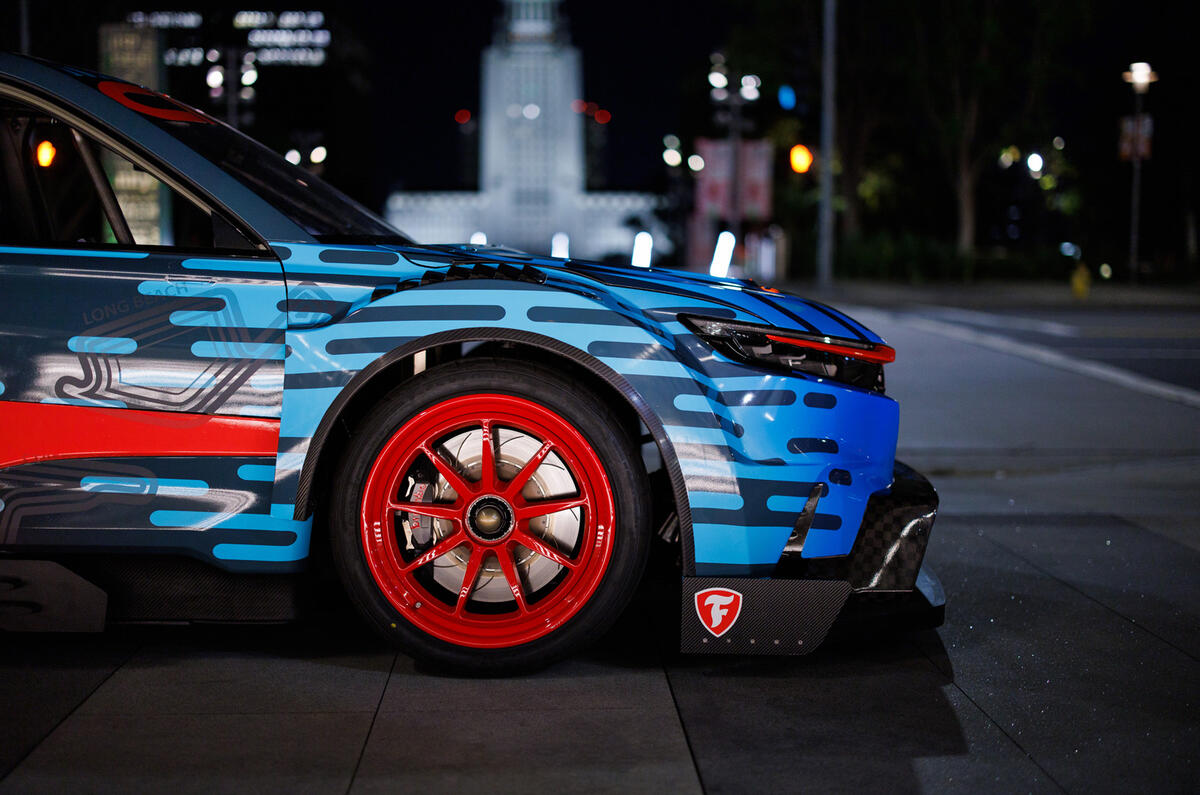 39 HPD Honda CR V Hybrid Racer 39 HPD Honda CR V Hybrid Racer