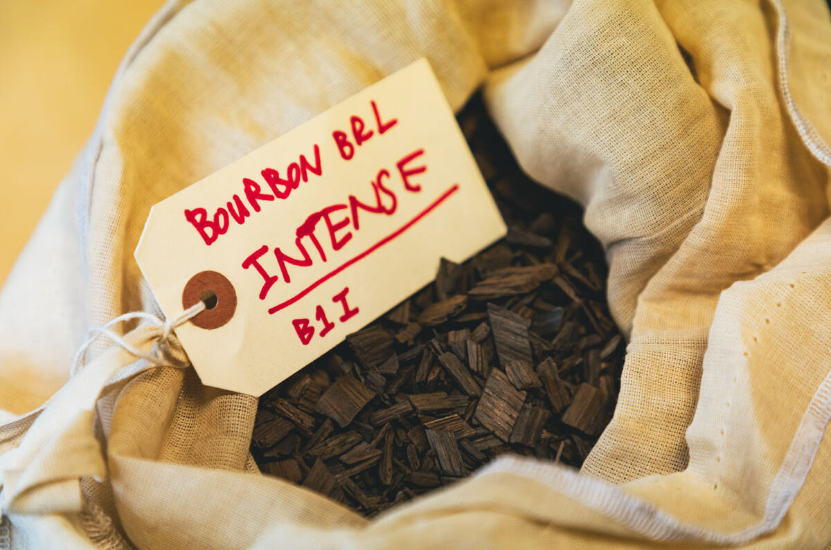 Beamer and basket Beamer and basket