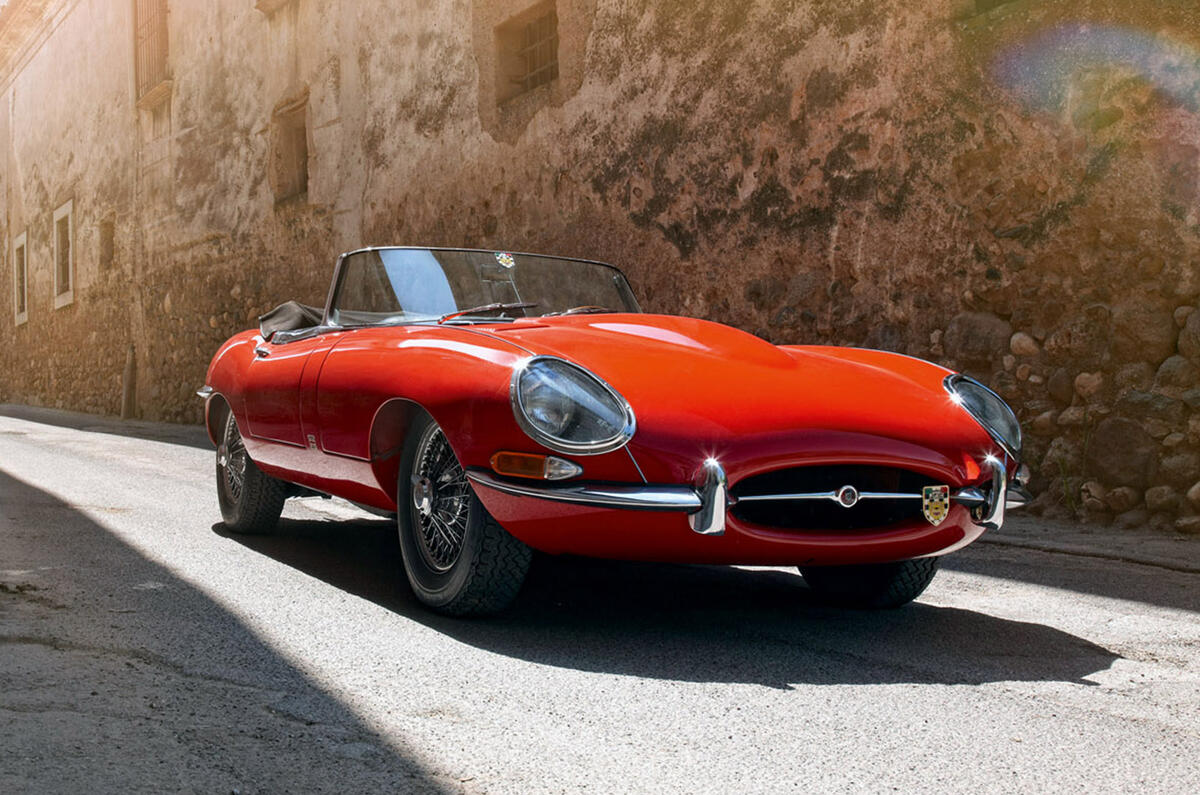 Jaguar E-Type - tracking front Jaguar E-Type - tracking front