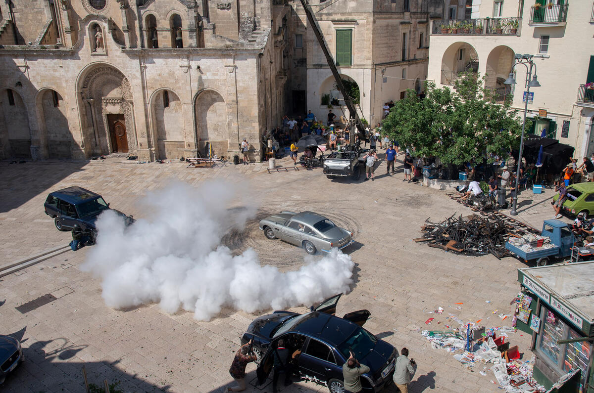 No Time to Die set Matera - DB5 donut No Time to Die set Matera - DB5 donut