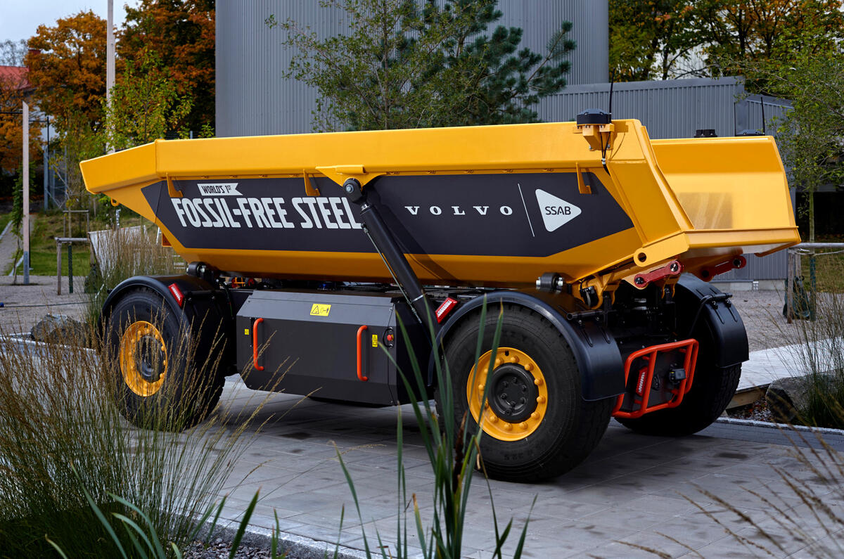 3 volvo fossil free truck