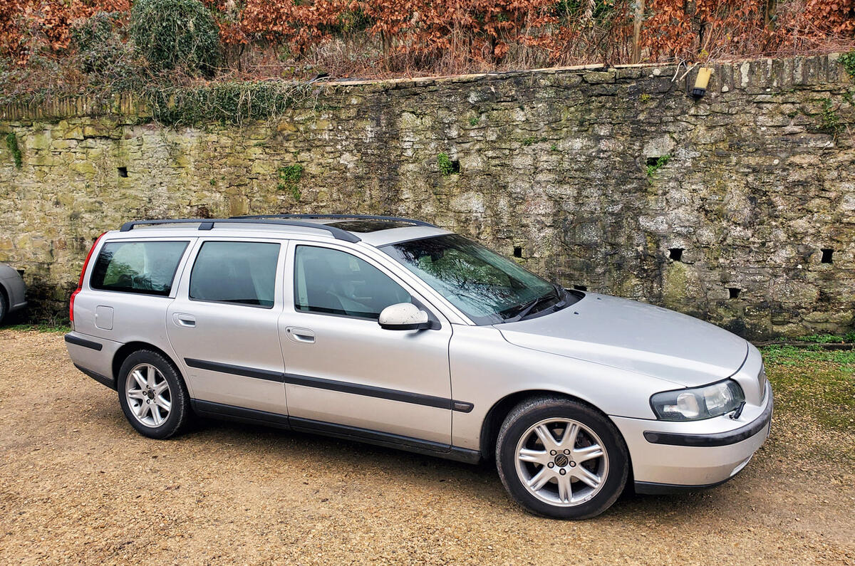 Volvo V70 - stationary side Volvo V70 - stationary side