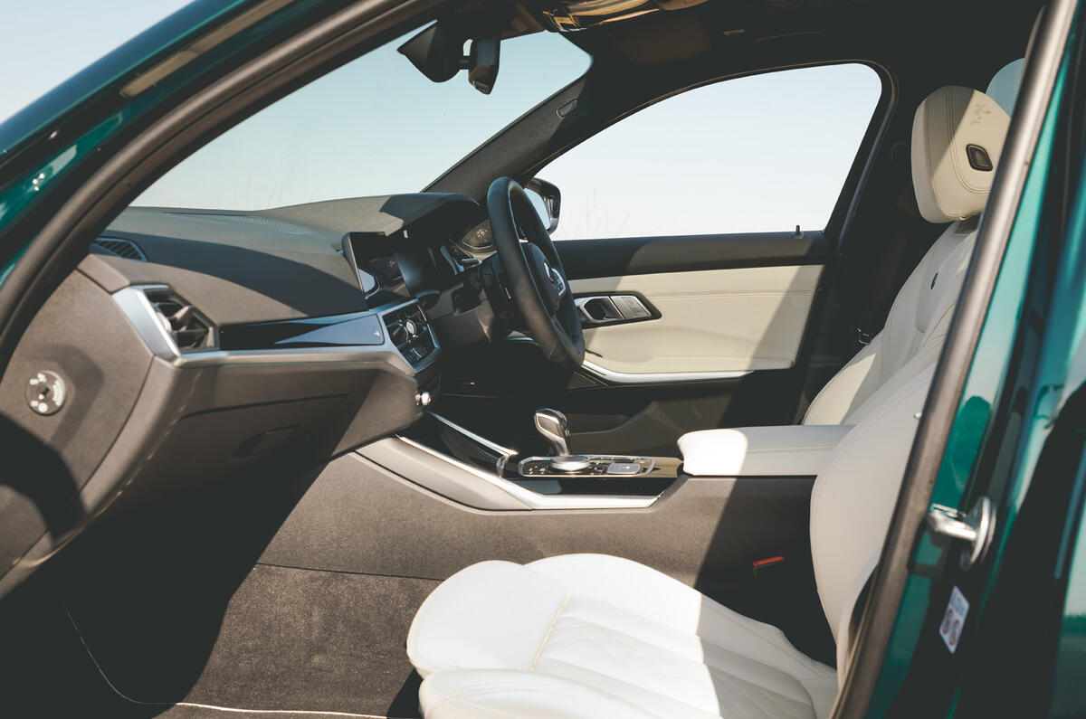 Alpina B3 Touring - interior