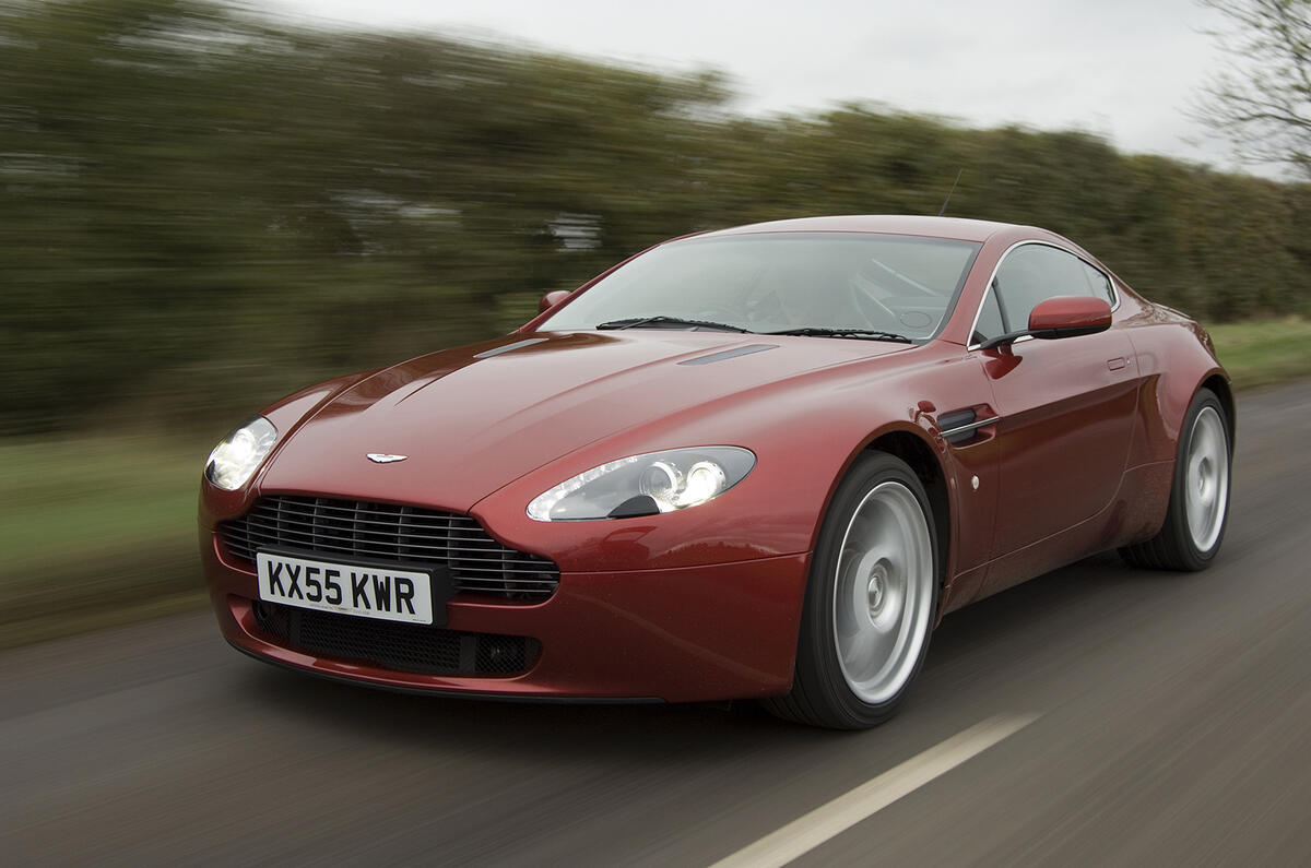 Aston Martin V8 Vantage 2005 - front three quarters Aston Martin V8 Vantage 2005 - front three quarters
