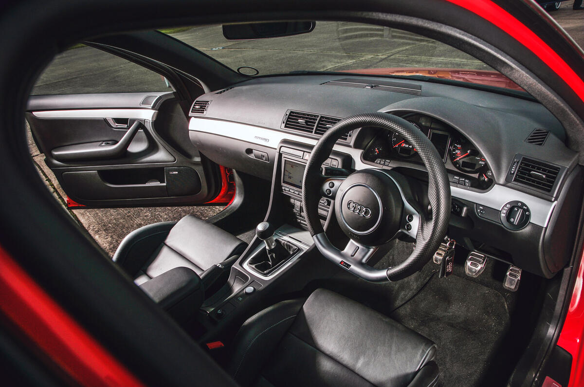 Audi RS4 - interior