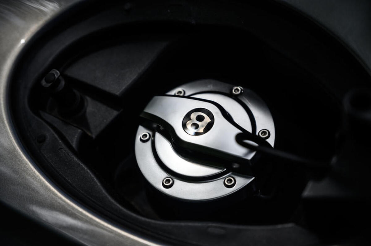 4 bentley flying spur 2020 fuel badge detail 4 bentley flying spur 2020 fuel badge detail