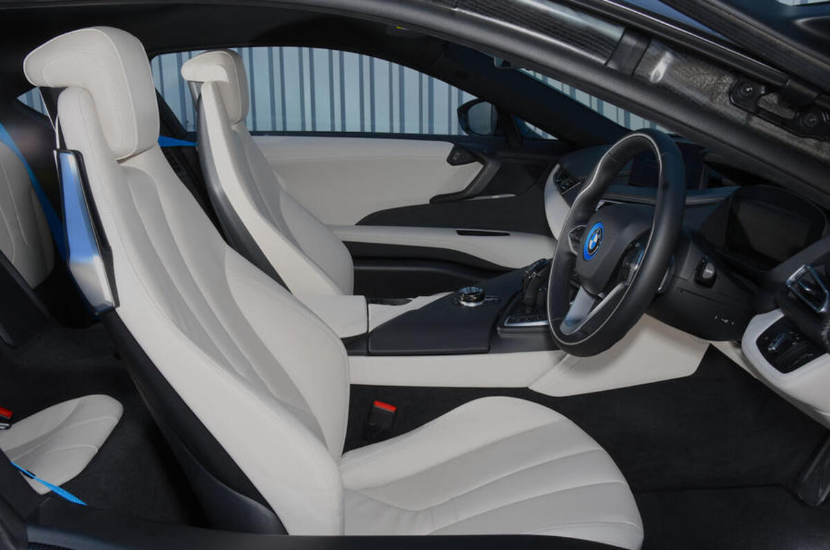 BMW i8 Coupe BMW i8 Coupe