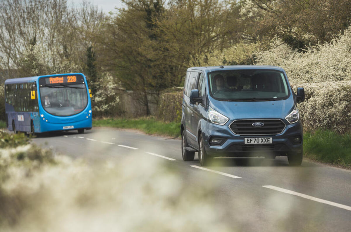 4 ford tourneo 2021 lt bus 4 ford tourneo 2021 lt bus