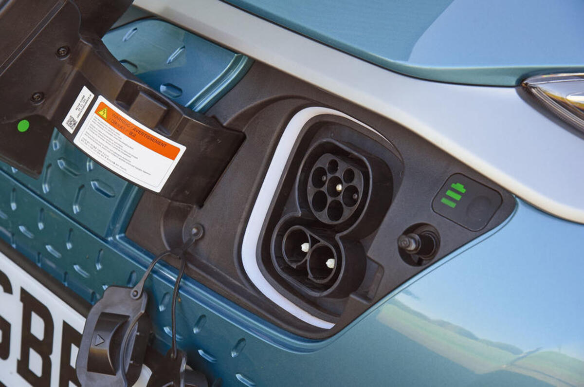 4 hyundai kona electric 2018 rt charging port