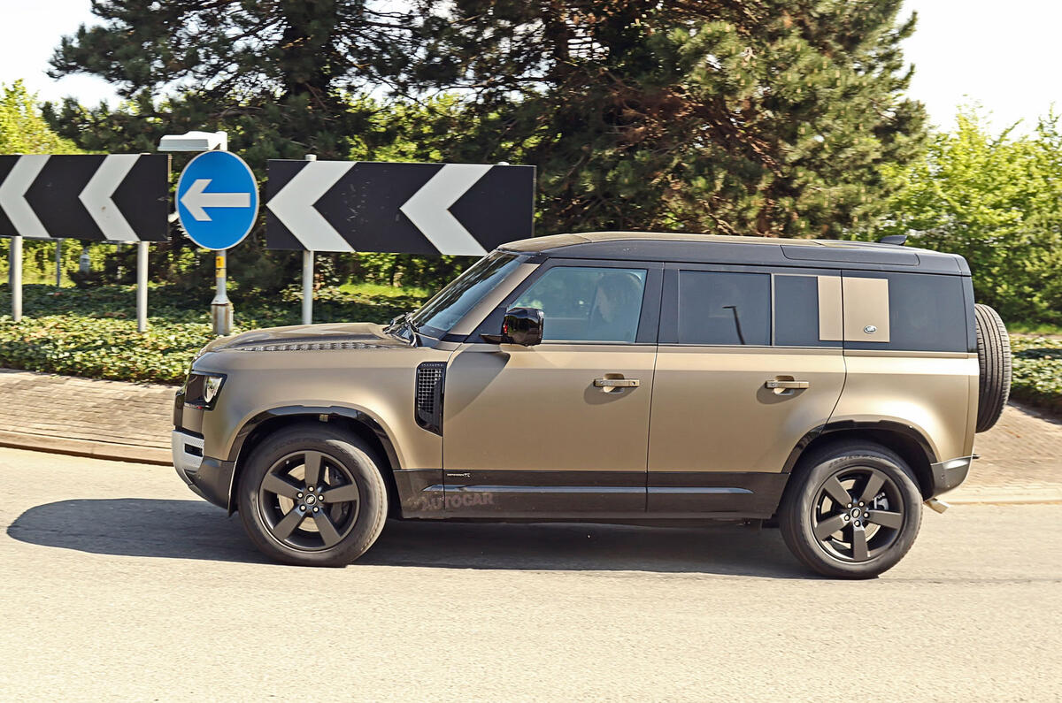Land Rover Defender V8 - spy shot Land Rover Defender V8 - spy shot
