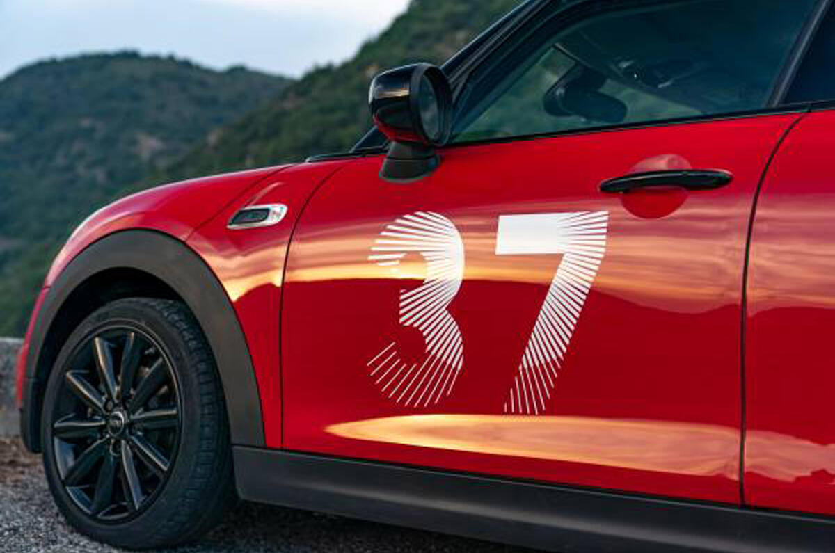 Mini Paddy Hopkirk Edition - number