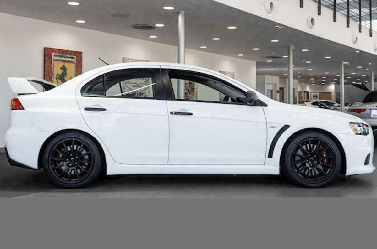 Mitsubishi Lancer Evo X - side Mitsubishi Lancer Evo X - side