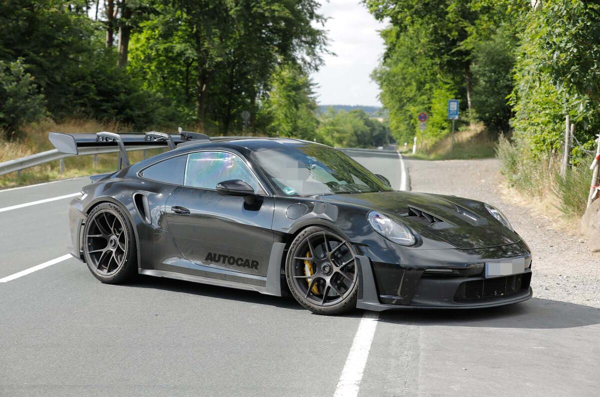Porsche 911 GT3 RS 2022 front quarter static