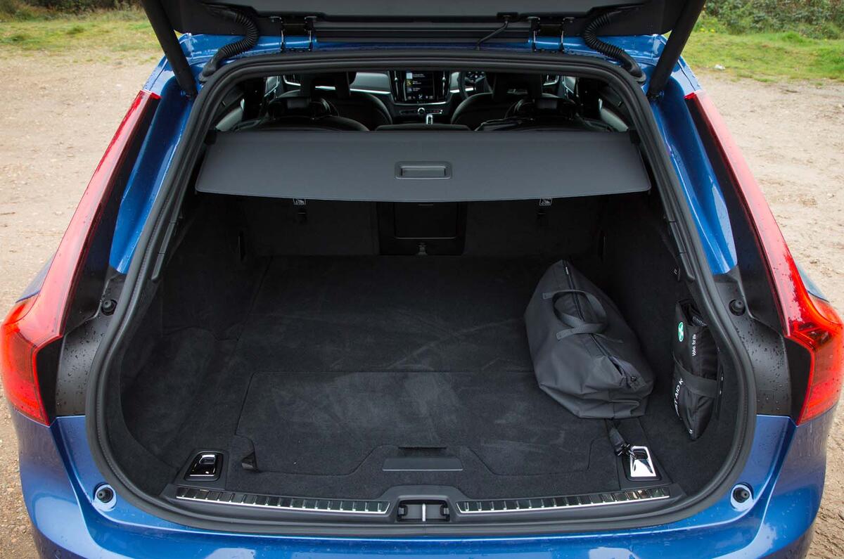 Volvo V90 2017 boot Volvo V90 2017 boot